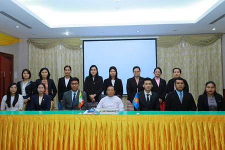 ကမ္ဘောဒီးယားနိုင်ငံမှ ကြီးမှူးကျင်းပသည့်  အာဆီယံလူငယ်စကားရည်လုပွဲ ၂၀၂၂ (ASEAN Youth Debate 2022) ၏  ပထမပတ်လည်ပြိုင်ပွဲသို့ မြန်မာနိုင်ငံမှ ဝင်ရောက်ယှဉ်ပြိုင်သည့်သတင်း