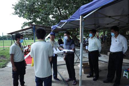အားကစားနှင့်လူငယ်ရေးရာဝန်ကြီးဌာန ဒုတိယဝန်ကြီး ဒေါက်တာစိုးဝင်း ရန်ကုန်မြို့၊ ကျိုက္ကဆံကွင်းရှိ လေကြောင်းဝါသနာရှင်များအသင်းမှ လေ့ကျင့်နေသည့် လူငယ်များအား တွေ့ဆုံ