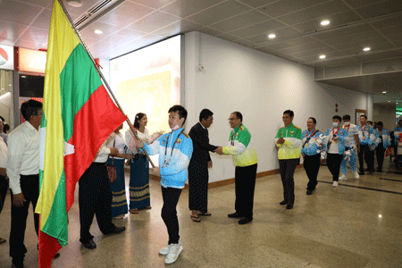 (၃၂)ကြိမ်မြောက် အရှေ့တောင်အာရှအားကစားပြိုင်ပွဲတွင် ပါဝင်ယှဉ်ပြိုင်ခဲ့ကြသော အောင်ပွဲရ မြန်မာအားကစားအဖွဲများအား ဂုဏ်ပြုကြိုဆိုသည့်သတင်း