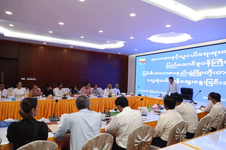 မြန်မာနိုင်ငံအိုလံပစ်ကော်မတီဥက္ကဋ္ဌ အားကစားနှင့်လူငယ်ရေးရာဝန်ကြီးဌာန ပြည်ထောင်စုဝန်ကြီး ဦးမင်းသိန်းဇံ မြင်းစီးအားကစားနည်းဖွံ့ဖြိုးတိုးတက်ရေးအတွက် တွေ့ဆုံလမ်းညွန်