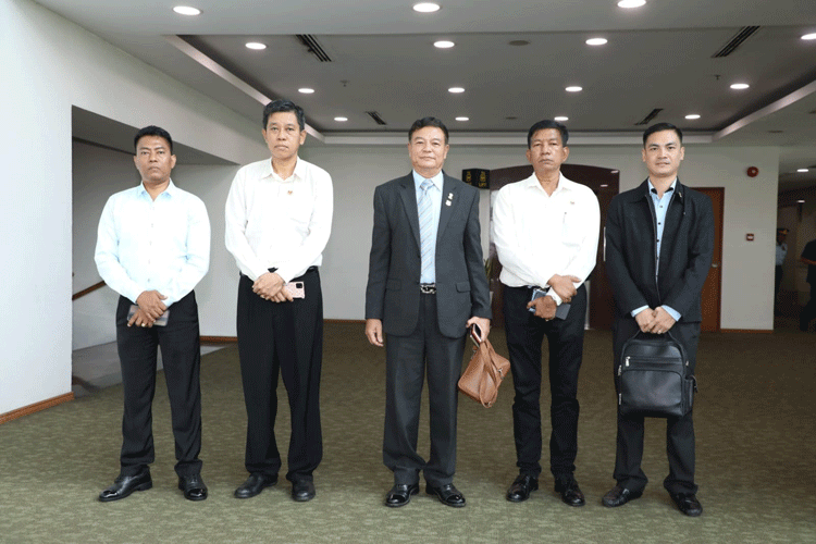 မြန်မာနိုင်ငံအိုလံပစ်ကော်မတီဥက္ကဌ ၊ အားကစားနှင့်လူငယ်ရေးရာဝန်ကြီးဌာန ပြည်ထောင်စုဝန်ကြီး ဦးမင်းသိန်းဇံ (၇) ကြိမ်မြောက် အာဆီယံအားကစားဆိုင်ရာဝန်ကြီးများအဆင့် အစည်းအဝေးနှင့် ဆက်စပ်အစည်းအဝေးများသို့ တက်ရောက်ရန် ပြည်ပထွက်ခွာ