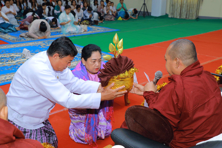 အားကစားနှင့်လူငယ်ရေးရာဝန်ကြီးဌာန ဝန်ထမ်းမိသားစုများ၏ ကထိန်သင်္ကန်းဆက်ကပ်လှူဒါန်းပွဲအခမ်းအနားကျင်းပ