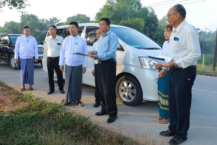 အားကစားနှင့်လူငယ်ရေးရာဝန်ကြီးဌာန ပြည်ထောင်စုဝန်ကြီး ဦးမင်းသိန်းဇံ ဧရာဝတီတိုင်းဒေသကြီး၊ ပုသိမ်မြို့ရှိ အားကစားနှင့်ကာယပညာသိပ္ပံ တည်ဆောက်မည့်မြေနေရာနှင့် ကိုးသိန်းအားကစားပြိုင်ကွင်းတို့အား လိုက်လံကြည့်ရှုစစ်ဆေး