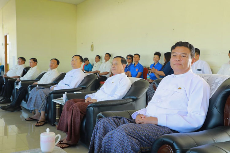 ပြည်ထောင်စုဝန်ကြီး ဦးမင်းသိန်းဇံ၊ ၂၀၂၄ ခုနှစ်၊ (၇၆) နှစ်မြောက် လွတ်လပ်ရေးနေ့အထိမ်းအမှတ် ဝန်ကြီးဌာနပေါင်းစုံ အသက် (၂၅)နှစ်အောက်ဘောလုံး (အမျိုးသမီး) ပြိုင်ပွဲကြည့်ရှုအားပေး