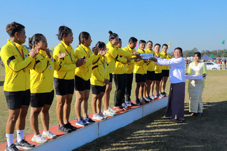 ၂၀၂၄ ခုနှစ်၊ (၇၆)နှစ်မြောက်လွတ်လပ်ရေးနေ့အထိမ်းအမှတ် ဝန်ကြီးဌာနပေါင်းစုံ လွန်ဆွဲ(အမျိုးသား/အမျိုးသမီး)ပြိုင်ပွဲ တတိယလုပွဲ၊ ဗိုလ်လုပွဲနှင့်ဆုချီးမြှင့်ပွဲ အခမ်းအနားကျင်းပ