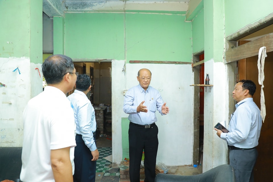 အားကစားနှင့်လူငယ်ရေးရာဝန်ကြီးဌာန ပြည်ထောင်စုဝန်ကြီး Jeng Phang နော်တောင် ငလျင်ဘေးဒဏ်သင့် လိမ္မော်ရောင်အဆင့် သတ်မှတ်ထားသည့် အဆောက်အဦများအား တတိယအကြိမ် စစ်ဆေးခြင်းနှင့် ဝန်ထမ်းများအား ထောက်ပံ့ငွေပေးအပ်ခြင်း အခမ်းအနားကျင်းပ
