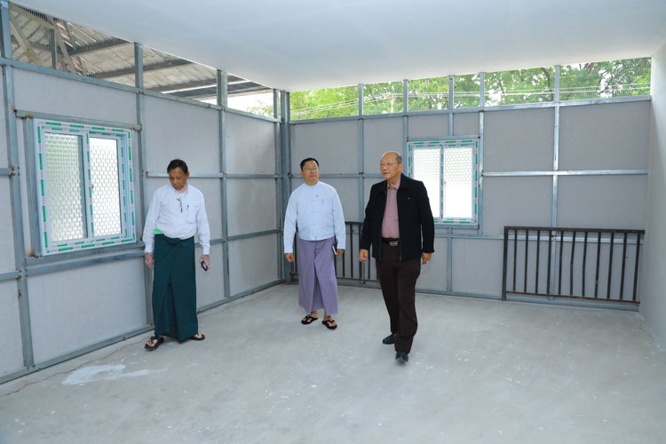 အားကစားနှင့်လူငယ်ရေးရာဝန်ကြီးဌာန ပြည်ထောင်စုဝန်ကြီး Jeng Phang နော်တောင် ဝန်ထမ်းများနေထိုင်ရန်အတွက် တည်ဆောက်လျက်ရှိသည့် ဘာရှာများအားလိုက်လံကြည့်ရှုစစ်ဆေး