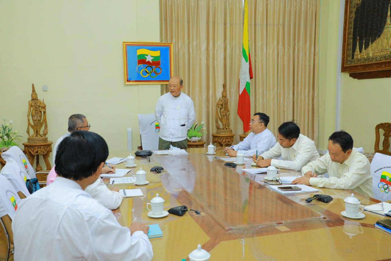 ပြည်ထောင်စုဝန်ကြီး Jeng Phang နော်တောင် မြန်မာနိုင်ငံ သိုင်းအားကစားအဖွဲ့ချုပ်နှင့် မြန်မာနိုင်ငံ လက်ဝှေ့အားကစားအဖွဲ့ချုပ်တို့မှ ဥက္ကဋ္ဌများနှင့်အဖွဲ့အား လက်ခံတွေ့ဆုံသည့်သတင်း