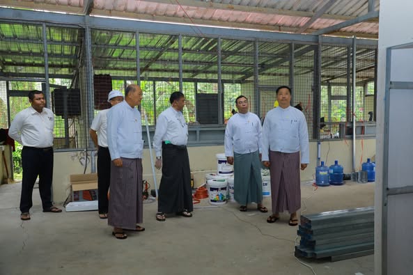 ပြည်ထောင်စုဝန်ကြီး Jeng Phang နော်တောင် အားကစားနှင့် လူငယ်ရေးရာ ဝန်ကြီးဌာနမှ ပြင်းထန်ငလျင်ဘေးဒဏ်သင့် ဝန်ထမ်းများ နေထိုင်ရန်အတွက် တည်ဆောက်လျက်ရှိသည့် ဘာရှာများအား လိုက်လံကြည့်ရှုစစ်ဆေးသည့်သတင်း