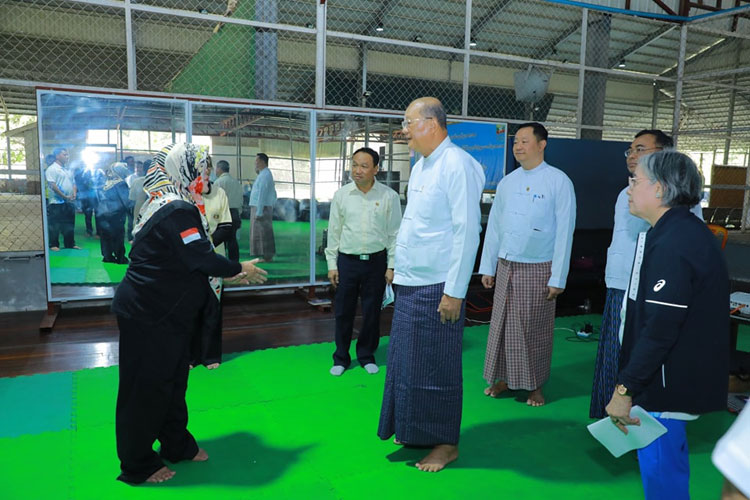အားကစားနှင့်လူငယ်ရေးရာဝန်ကြီးဌာန ပြည်ထောင်စုဝန်ကြီး Jeng Phang နော်တောင် ပန်ကြပ်ဆီလပ် နည်းပြနှင့်ဒိုင်သင်တန်း သင်ကြားပို့ချနေမှုများ၊ မြန်မာနိုင်ငံ နပန်းနှင့်ပိုက်ကျော်ခြင်း အားကစားအဖွဲ့ချုပ်တို့မှ ဥက္ကဋ္ဌနှင့်အဖွဲ့အား လက်ခံတွေ့ဆုံ