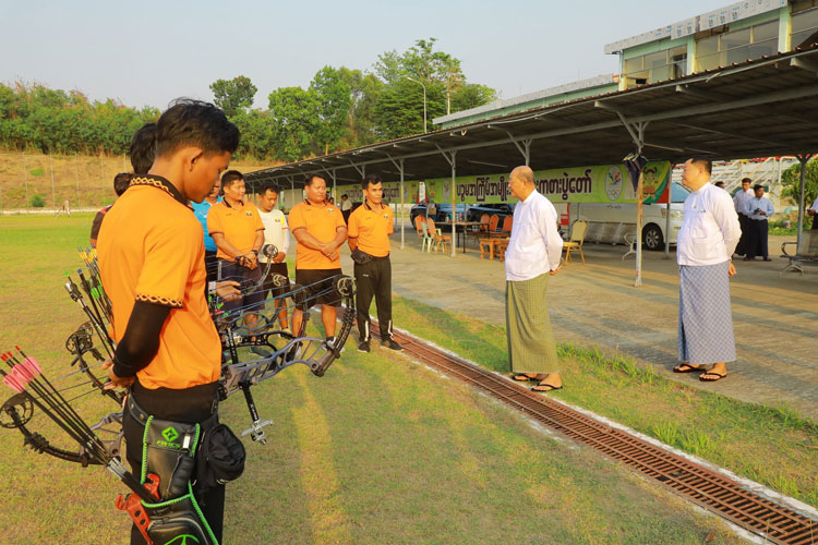 အားကစားနှင့်လူငယ်ရေးရာဝန်ကြီးဌာန ပြည်ထောင်စုဝန်ကြီး Jeng Phang နော်တောင် (၃၃)ကြိမ်မြောက် အရှေ့တောင်အာရှအားကစားပြိုင်ပွဲသို့ ဝင်ရောက်ယှဉ်ပြိုင်မည့် လက်ဝှေ့၊ အလေးမနှင့် မြားပစ်အားကစားအဖွဲ့များ၏ လေ့ကျင့်နေမှုများအား လိုက်လံကြည့်ရှုစစ်ဆေး