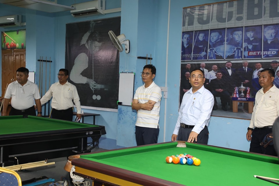 ဒုတိယဝန်ကြီးဦးထိန်လင်း ရန်ကုန်တိုင်းဒေသကြီးအတွင်းရှိ အားကစားကွင်း/အားကစားရုံများအား လိုက်လံကြည့်ရှုစစ်ဆေး၍ စခန်းသွင်းအားကစားသမားများလေ့ကျင့်နေမှုများအား ကြည့်ရှုအားပေးသည့်သတင်း