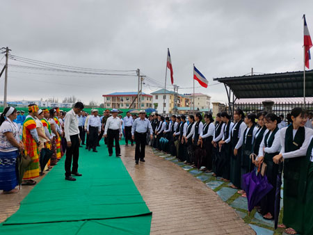 ဒုတိယဝန်ကြီး ဦးဇင်မင်းထက် မွန်ပြည်နယ် အားကစားဥယျာဉ်နှင့် မွန်ပြည်နယ် လူငယ်စင်တာ ဖွင့်လှစ်ရန် လျာထားသည့် ကျောင်းသားအားကစားကွင်း အတွင်းရှိ အဆောင်များ အခန်းဖွဲ့စည်းပုံများအား ကြည့်ရှုစစ်ဆေးသည့်သတင်း