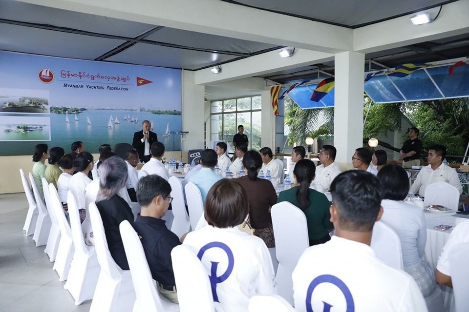 မြန်မာနိုင်ငံအိုလံပစ်ကော်မတီဥက္ကဌ အားကစားနှင့်လူငယ်ရေးရာဝန်ကြီးဌာန ပြည်ထောင်စုဝန်ကြီး Jeng Phang နော်တောင် ရန်ကုန်မြို့တွင် စခန်းဝင်လေ့ကျင့်နေသော ရွက်လှေအားကစားအဖွဲ့ချုပ် နှင့် အားကစားကွင်း/အားကစားရုံများအား လိုက်လံကြည့်ရှုစစ်ဆေးသည့်သတင်း