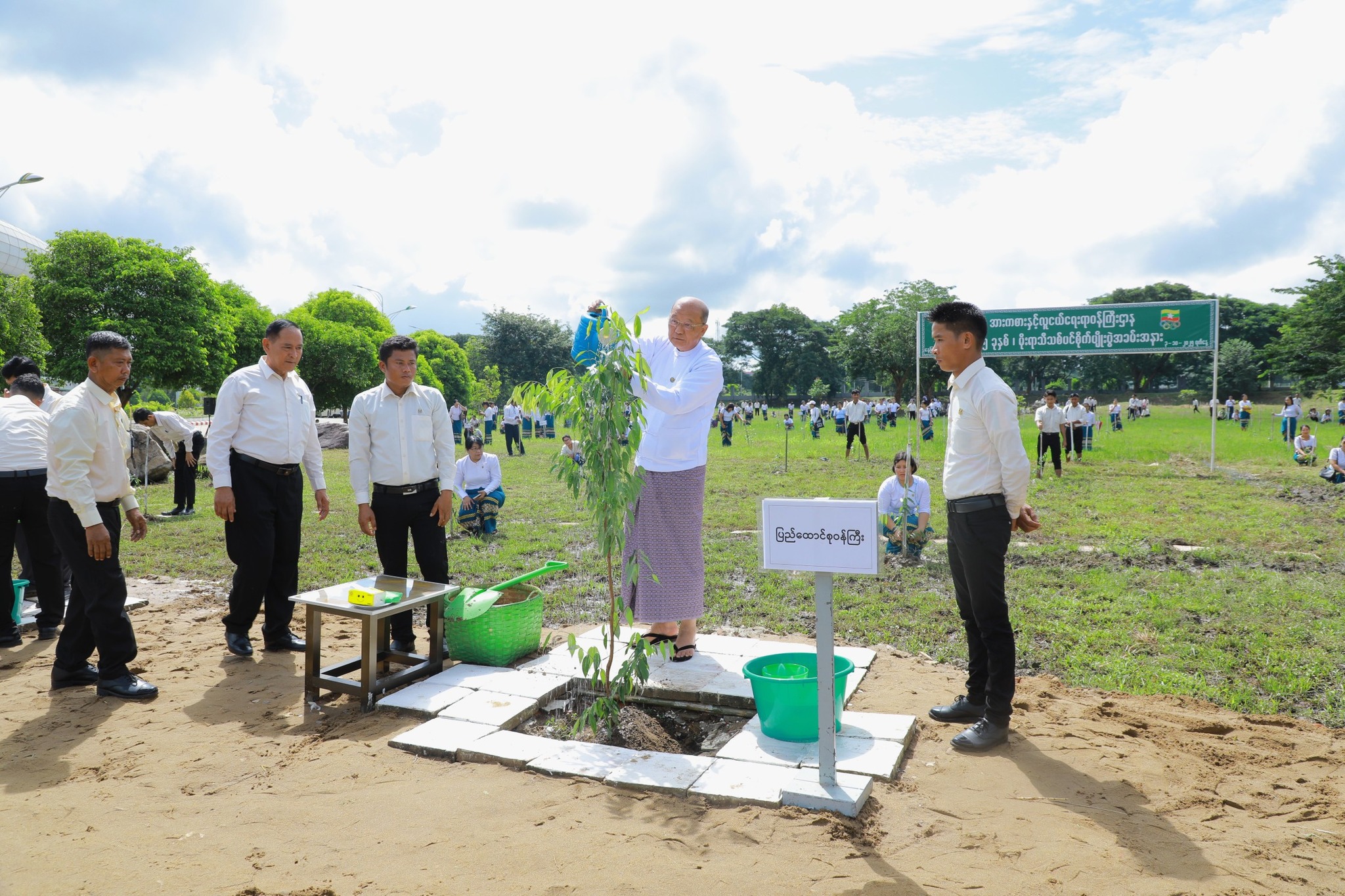 အားကစားနှင့်လူငယ်ရေးရာဝန်ကြီးဌာနနှင့် ဟိုတယ်နှင့်ခရီးသွားလာရေးဝန်ကြီးဌာန၊ ပြည်ထောင်စုဝန်ကြီး Jeng Phang နော်တောင် အားကစားနှင့်လူငယ်ရေးရာ ဝန်ကြီးဌာန၏ ၂၀၂၅ ခုနှစ်၊ မိုးရာသီ လူထုလှုပ်ရှားမှုအသွင်ဖြင့် သစ်ပင်စိုက်ပျိုးပွဲ အခမ်းအနားသို့ တက်ရောက်