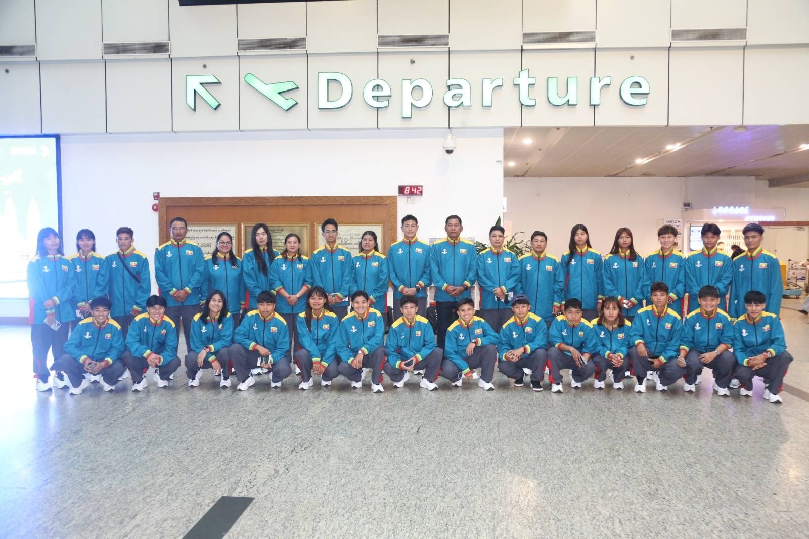 (၃၃)ကြိမ်မြောက်အရှေ့တောင်အာရှအားကစားပြိုင်ပွဲသို့ ဝင်ရောက်ယှဉ်ပြိုင်ရန်အတွက် မြန်မာ့လက်ရွေးစင်အမျိုးသမီးဘောလုံးအသင်းထွက်ခွာ