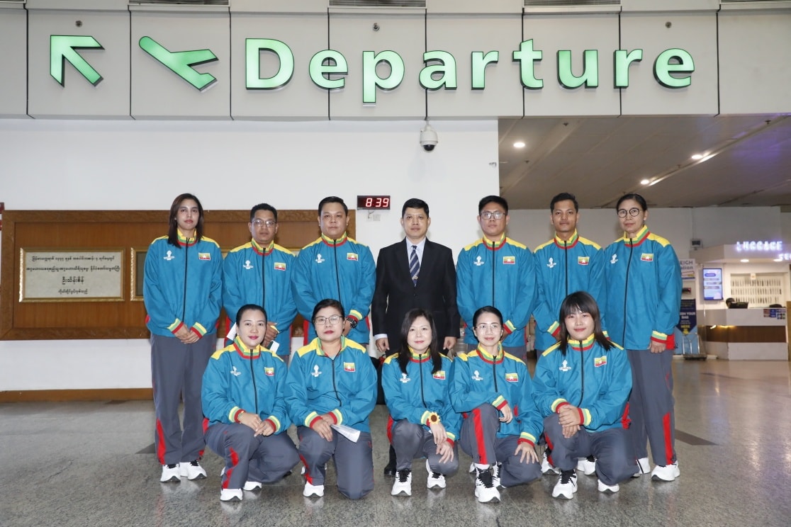 (၃၃)ကြိမ်မြောက် အရှေ့တောင်အာရှအားကစားပြိုင်ပွဲသို့ မြန်မာအားကစားအဖွဲ့ခေါင်းဆောင် (Chef-de-Mission) အားကစားနှင့်ကာယပညာဦးစီးဌာန ညွှန်ကြားရေးမှူးချုပ် ဦးဉာဏ်ဇော်ဦး နှင့် မြန်မာအားကစားအုပ်ချုပ်မှုအဖွဲ့ ပြည်ပထွက်ခွာ