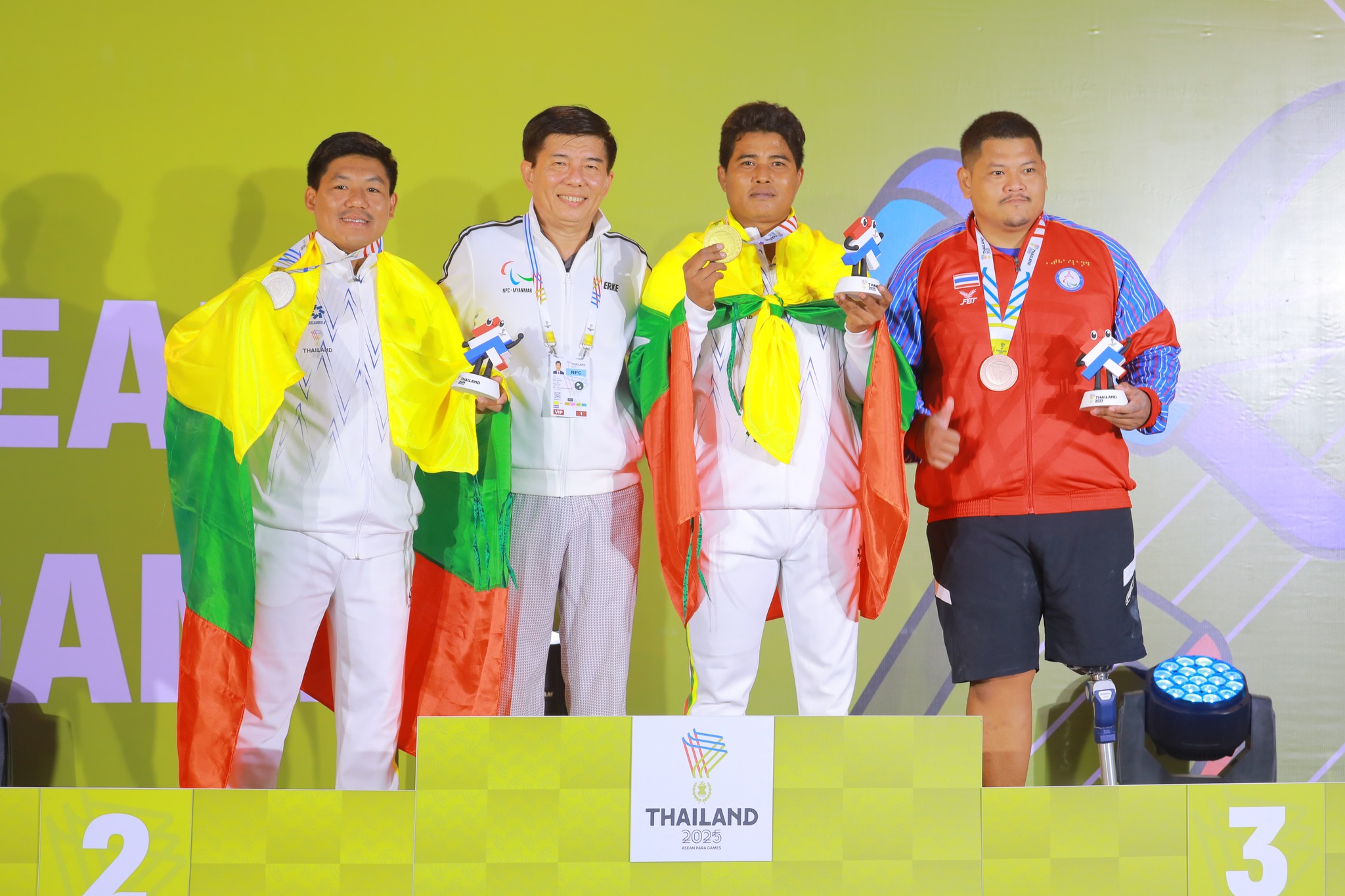 (၁၃)ကြိမ်မြောက် အာဆီယံမသန်စွမ်းအားကစားပြိုင်ပွဲတွင် မြန်မာအားကစားသမားများက ရေကူးနှင့် ပြေးခုန်ပစ်အပါအဝင် အားကစားနည်းများမှ ယနေ့အထိ ရွှေတံဆိပ်(၁၆)ခု၊ ငွေတံဆိပ်(၁၆)ခုနှင့် ကြေးတံဆိပ်(၁၆)ခုဆွတ်ခူးရရှိ