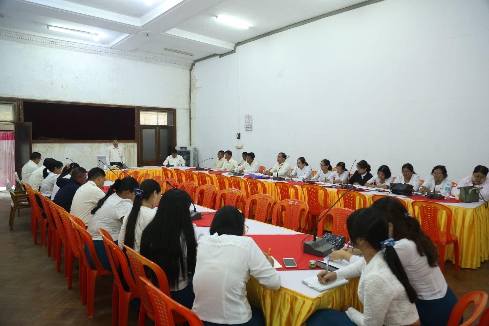 အားကစားနှင့်ကာယပညာဦးစီးဌာနရှိ လစ်လပ်လျက်ရှိသည့် ဝန်ထမ်းအိမ်ရာများတွင် ဝန်ထမ်းများအား နေရာချထားပေးနိုင်ရေးအတွက် အိမ်ရာကော်မတီအစည်းအဝေးကျင်းပ