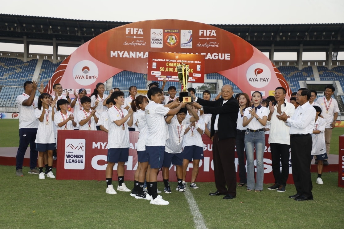 မြန်မာနိုင်ငံဘောလုံးအဖွဲ့ချုပ်၊ မြန်မာနေရှင်နယ်လိဂ်ကော်မတီက ကြီးမှူးကျင်းပခဲ့သည့် Myanmar Women League 2025-26 အမှတ်ပေးဘောလုံးပြိုင်ပွဲတွင် ဧရာဝတီအက်ဖ်စီအမျိုးသမီးအသင်းက ရှုံးပွဲမရှိစံချိန်ဖြင့် အမှတ်ပေးဆုဖလားကို ဆွတ်ခူးရရှိ
