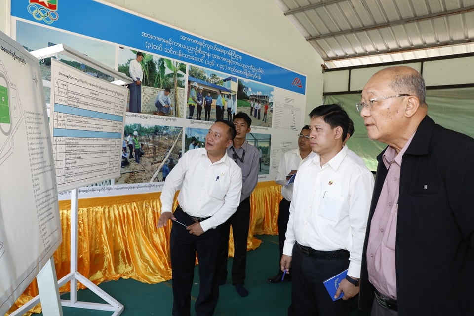 ပြည်ထောင်စုဝန်ကြီး Jeng Phang နော်တောင် ဧရာဝတီတိုင်းဒေသကြီး၊ ပုသိမ်မြို့ရှိ အားကစားနှင့်ကာယပညာသိပ္ပံကျောင်း တည်ဆောက်ရေးလုပ်ငန်းဆောင်ရွက်နေမှုများ၊ ကိုးသိန်းအားကစားကွင်းနှင့် အဆင့်မြင့်ရေကူးကန်သို့ သွားရောက်ကြည့်ရှုစစ်ဆေး