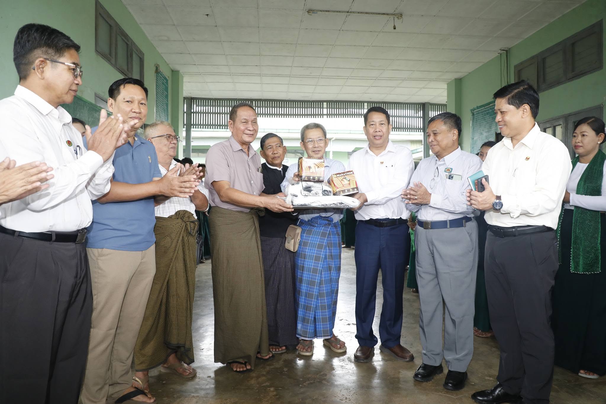 အားကစားရေးရာဝန်ကြီးဌာန၊ ပြည်ထောင်စုဝန်ကြီး ဦးရဲမြင့်ထွန်း ပဲခူးတိုင်းဒေသကြီး အားကစားအဆင့်အတန်း ပိုမိုဖွံ့ဖြိုးတိုးတက် လာစေရန်အတွက် အားကစားပစ္စည်းများပေးအပ်၊ ကဝမြို့နယ်နှင့် သနပ်ပင်မြို့နယ်များရှိ အားကစားကွင်း/ အားကစားရုံများအား ကွင်းဆင်းစစ်ဆေးခြင်းနှင့် တိုင်း/ခရိုင်/မြို့နယ်များမှ မြို့မိမြို့ဖများ၊ အားကစား ဆပ်ကော်မတီဝင်များနှင့် တွေ့ဆုံညှိနှိုင်း