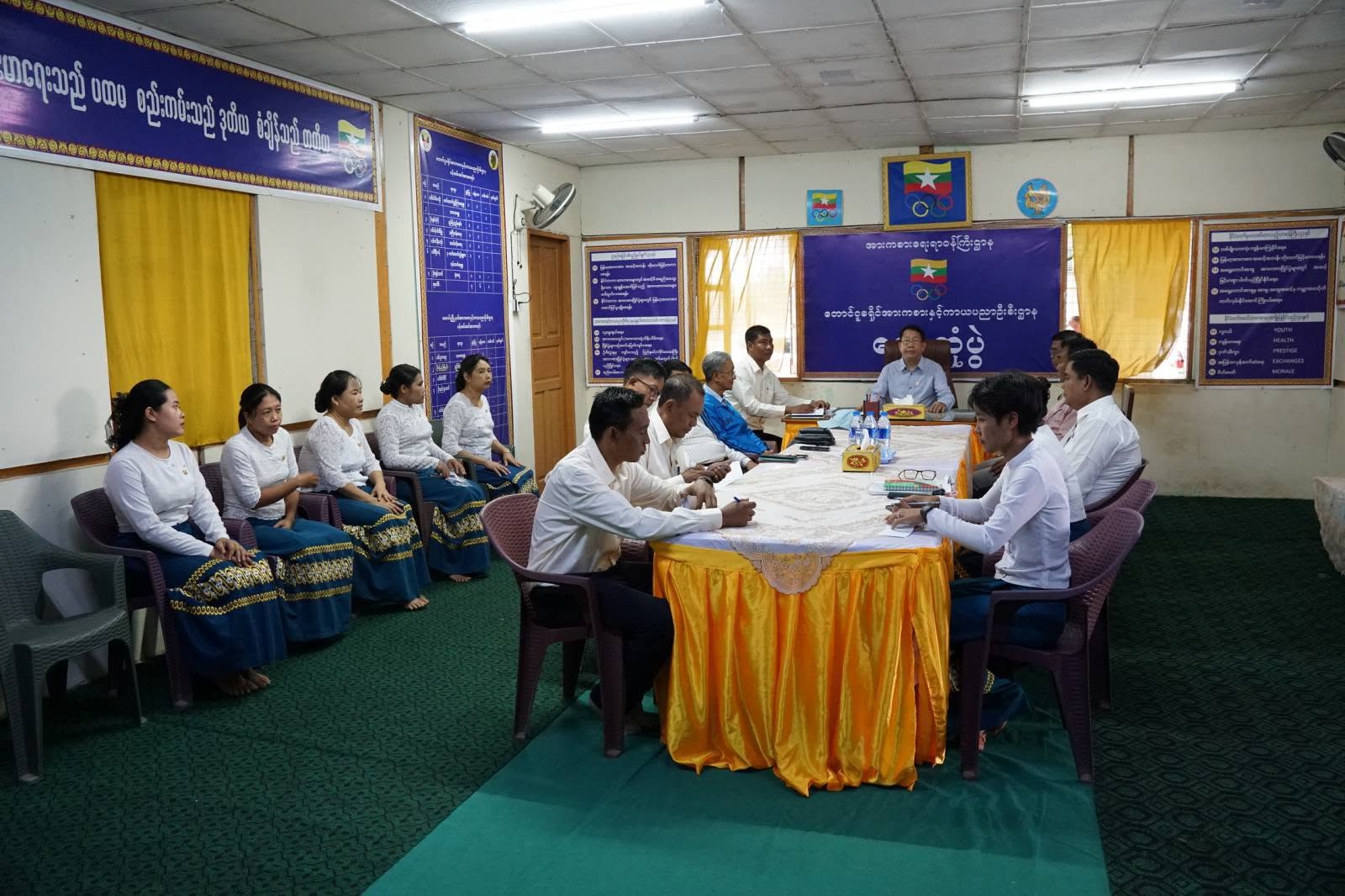 အားကစားရေးရာဝန်ကြီးဌာန၊ ပြည်ထောင်စုဝန်ကြီး ဦးရဲမြင့်ထွန်း ပဲခူးတိုင်းဒေသကြီး၊ တောင်ငူခရိုင် အားကစားခန်းမနှင့် အားကစားကွင်းတို့အား ကွင်းဆင်းစစ်ဆေးခြင်းများ ဆောင်ရွက်