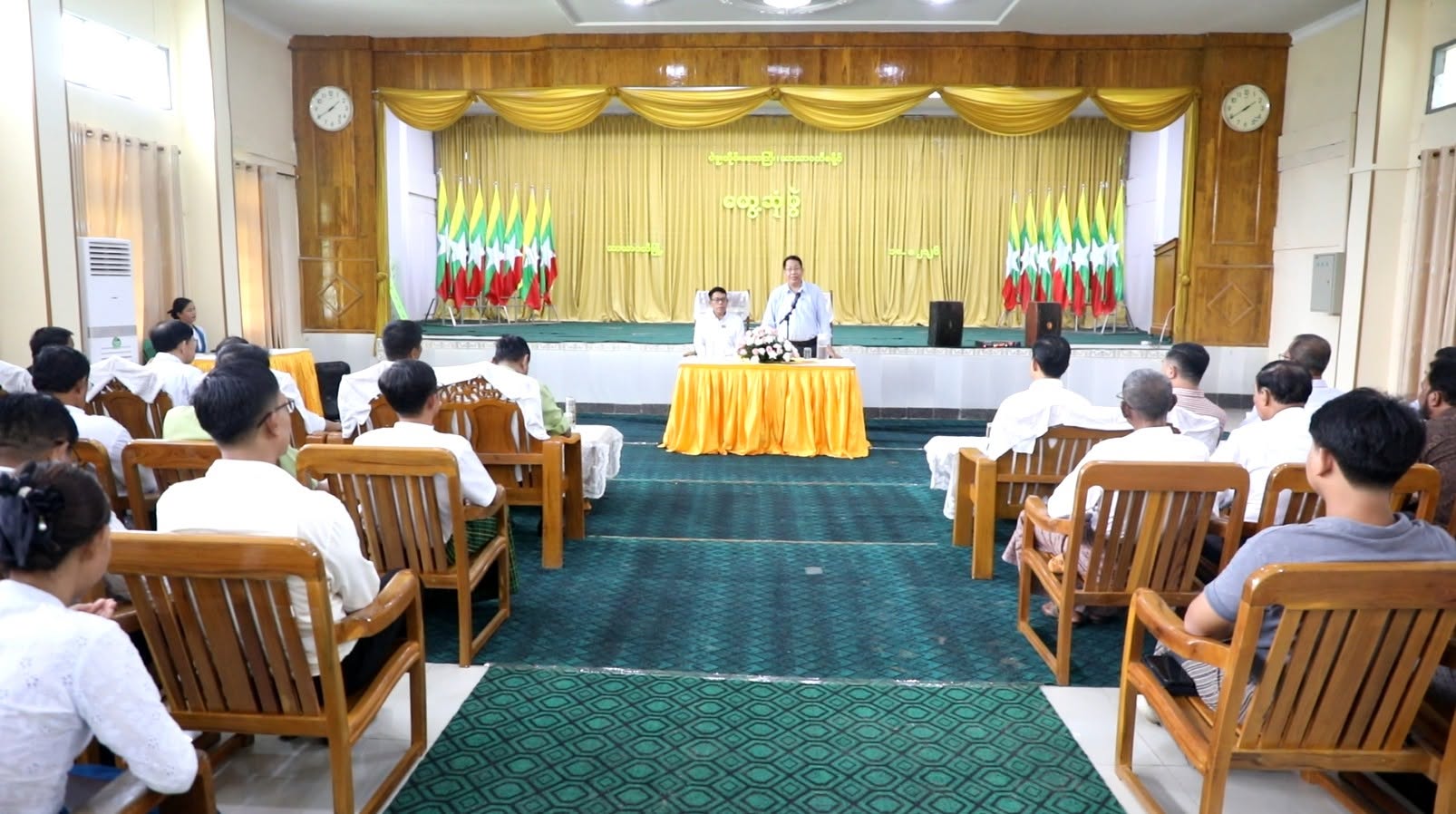 အားကစားရေးရာဝန်ကြီးဌာန၊ ပြည်ထောင်စုဝန်ကြီး ဦးရဲမြင့်ထွန်း ပဲခူးတိုင်းဒေသကြီး အားကစားအဆင့်အတန်း ပိုမိုဖွံ့ဖြိုးတိုးတက်လာစေရေးအတွက် တိုင်းဒေသကြီးအတွင်းရှိ အားကစားကွင်း အားကစားရုံများအား ကွင်းဆင်းစစ်ဆေး