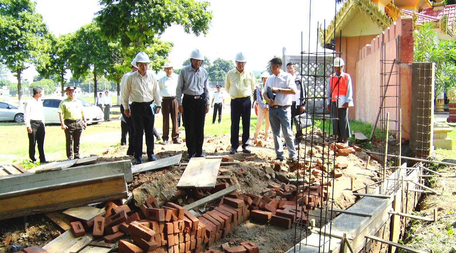 မြန်မာနိုင်ငံအိုလံပစ်ကော်မတီ ဥက္ကဋ္ဌ၊ အားကစားရေးရာဝန်ကြီးဌာန၊ ပြည်ထောင်စုဝန်ကြီး ဦးရဲမြင့်ထွန်း မန္တလေးတိုင်းဒေသကြီး အားကစားအဆင့်အတန်း ပိုမိုတိုးတက်မြင့်မား စေရေးအတွက် ကြိုးပမ်းဆောင်ရွက်လျက်ရှိ၊ အားကစားကွင်း/ အားကစားရုံများ၏ မြေပြင်အနေအထားများအား ကွင်းဆင်းစစ်ဆေး
